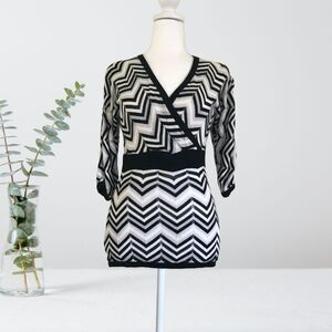 White House Black Market Black Gray Chevron Sweater 3/4 Sleeves Women's Size XS